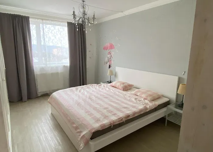 Bratislava, Bagra Family Apartment, Bathtub, Balcony, Free Parking, 6km Old Town 公寓 *