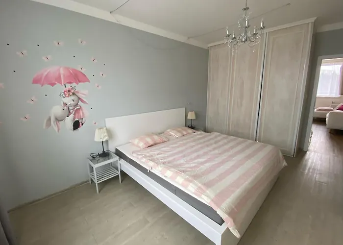 Apartamento Bratislava, Bagra Family Apartment, Bathtub, Balcony, Free Parking, 6km Old Town Bratislava