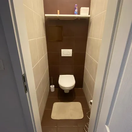 Bratislava, Bagra Family Apartment, Bathtub, Balcony, Free Parking, 6km Old Town Διαμέρισμα Μπρατισλάβα