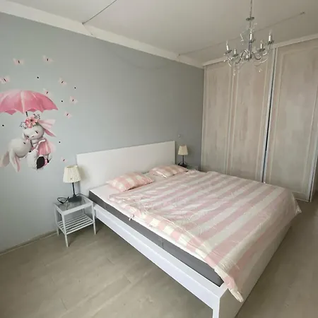 شقة Bagra Apartment, 1-4 Guests, Free Parking & Wifi, 10 Min From Downtown براتسيلافا