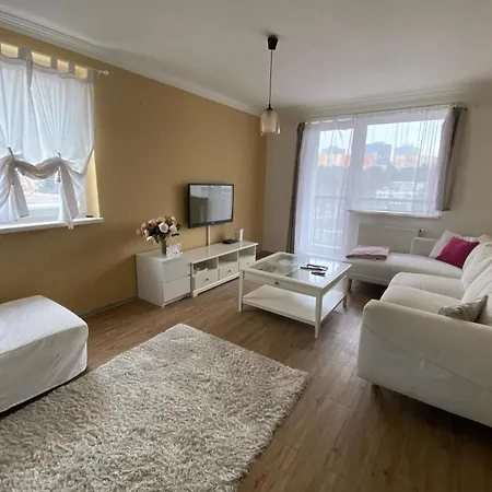 Bratislava, Bagra Family Apartment, Bathtub, Balcony, Free Parking, 6km Old Town Bratislava